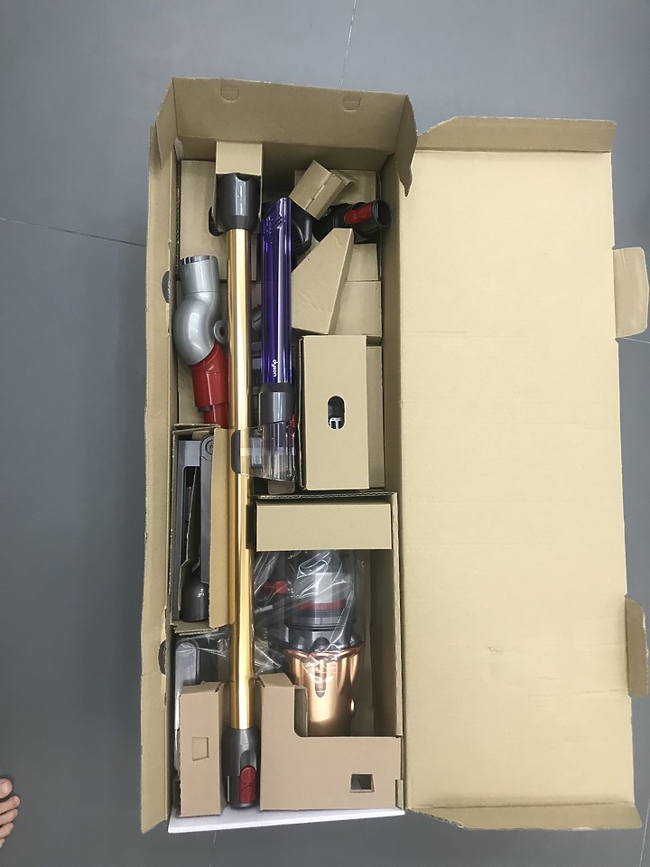 [體驗分享] Dyson/ V12 Detect™ Absolute Extra 完整再進化的手持吸塵好利器!!