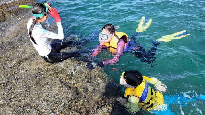 東北角天然泳池野炊浮潛