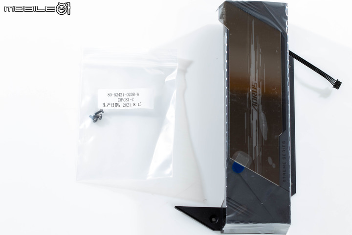 Gigabyte Z690 AORUS XTREME 主機板外觀開箱 以全覆蓋裝甲創造頂級性能美感