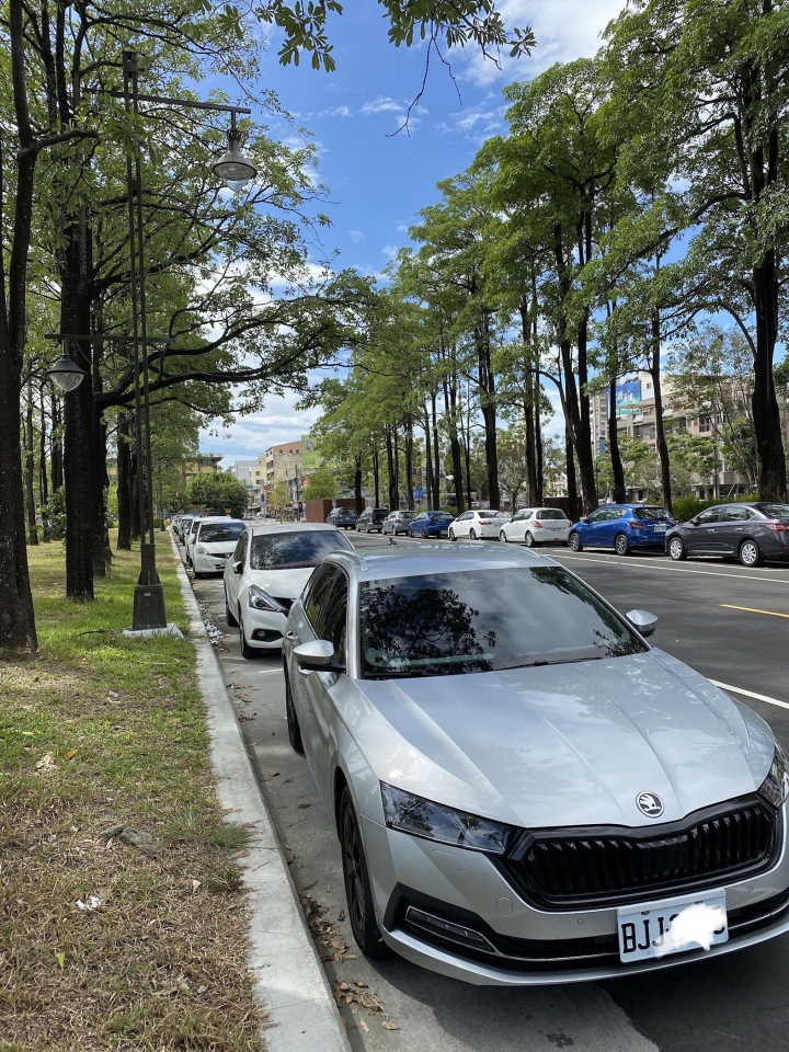 2021 octavia combi 1.0訂車/開箱+1000km阿塔滿載首露心得與油耗分享