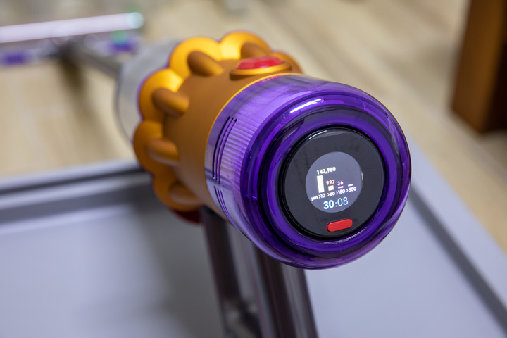 【體驗Dyson V12 Detect™ Slim Total Clean無線吸塵器】 智慧雷射光帶來舒適美好生活