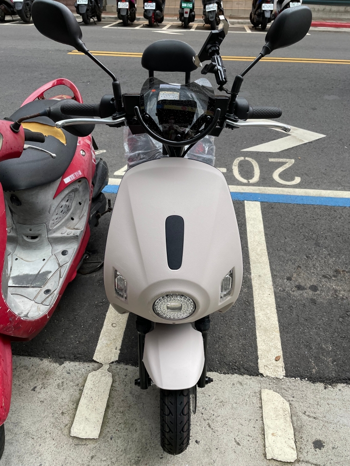 Emoving EZ1開箱 相隔22年的第二台機車