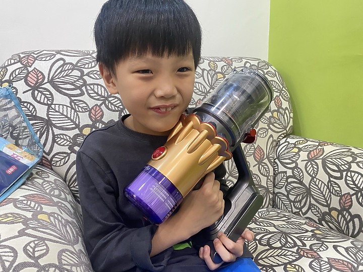 [體驗分享] Dyson/ V12 Detect™ Absolute Extra 完整再進化的手持吸塵好利器!!