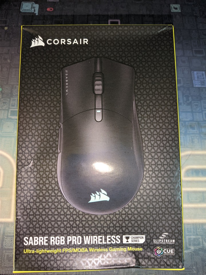 【心得】[CaiSm滑鼠開箱] Corsair SABRE RGB PRO WIRELESS 開箱 || 好一把功能齊全性能強悍的輕盈軍刀