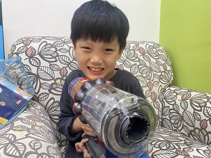 [體驗分享] Dyson/ V12 Detect™ Absolute Extra 完整再進化的手持吸塵好利器!!