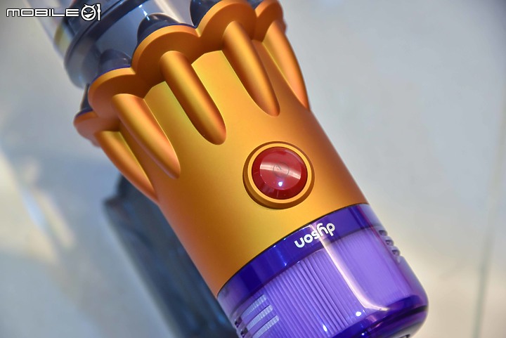 Dyson V12 Detect Slim Total Clean無線吸塵器試用|貓奴必備清潔神器!(附V8 Slim比較)