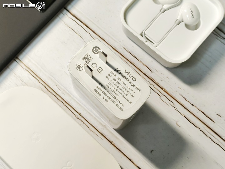 「 多圖開箱 」年度旗艦 Vivo X70 Pro+ 深度開箱實測 - 2021 最強旗艦手機王者、各方面都接近完美