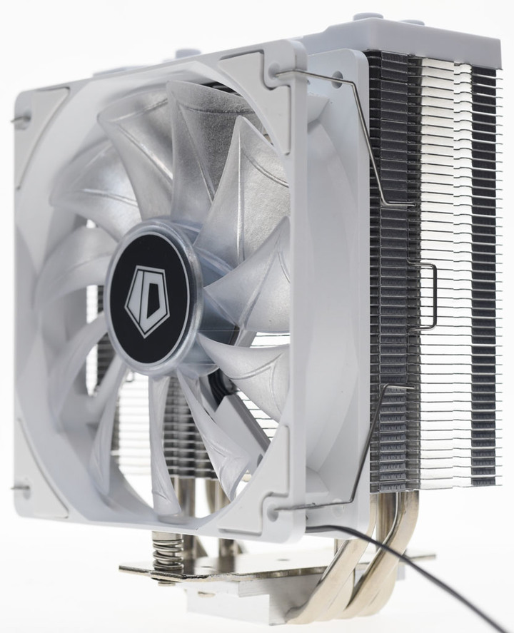 ID-COOLING SE-224-XT WHITE LED散熱器簡介及測試