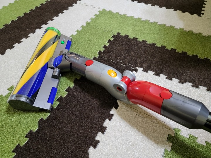 :::貓奴神器::: 雷射綠光偵測 Dyson V12 Detect Slim與7隻貓貓的邂逅