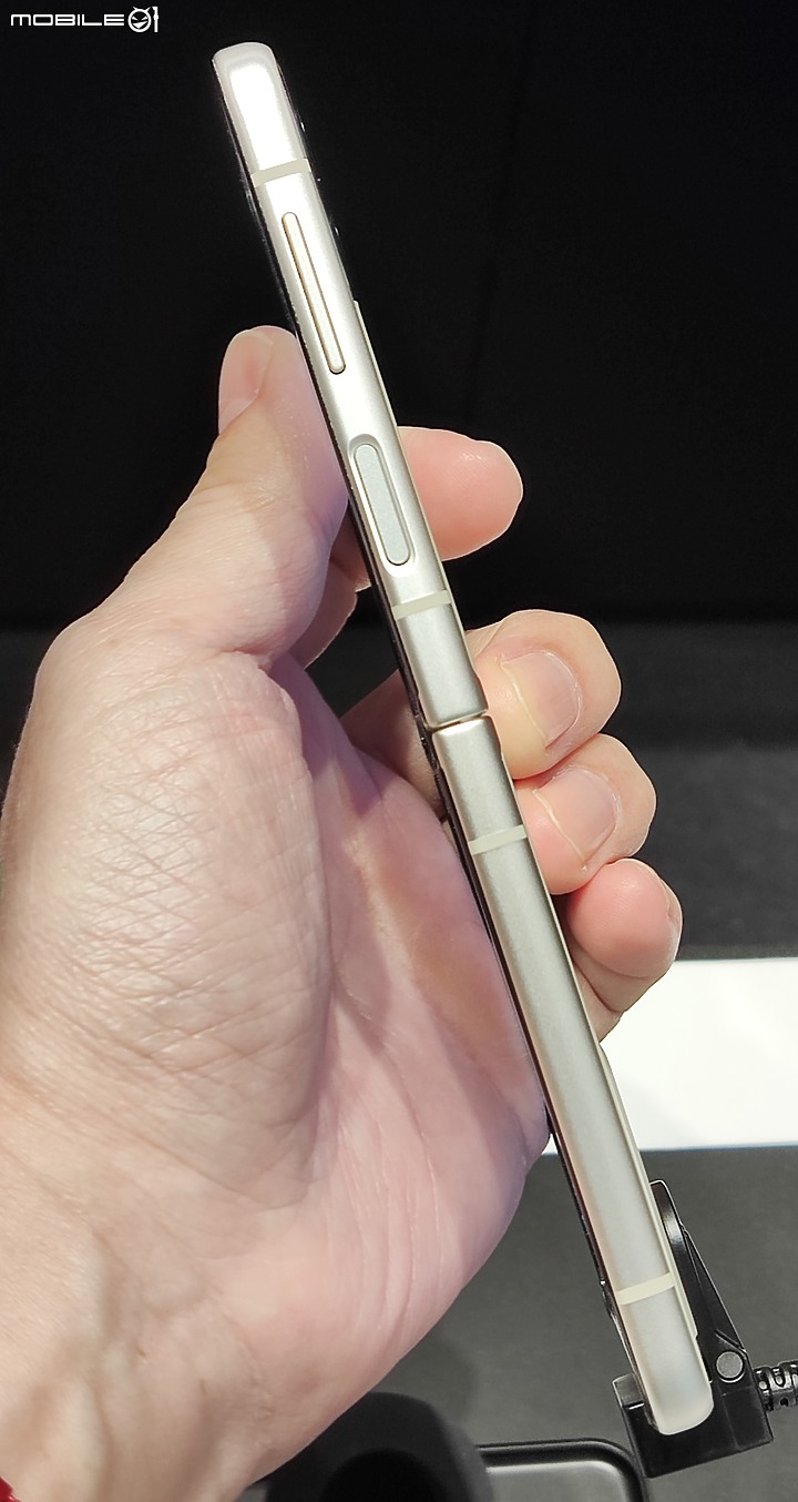 【 體驗分享 】 遇見生活最美的轉摺，三星 Galaxy Z Fold3、Z Flip3 摺疊雙旗艦輕鬆試玩！
