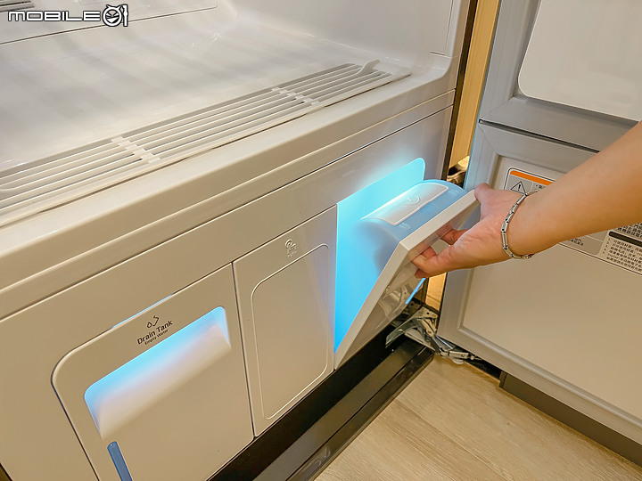 ★科技衣櫥翻轉你的健康新思路★LG styler 蒸氣電子衣櫥PLUS五件組試用心得 B723MR