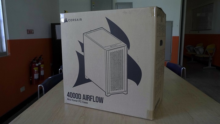 【開箱】白色信仰機殼加持~ Corsair 4000D Airflow開箱