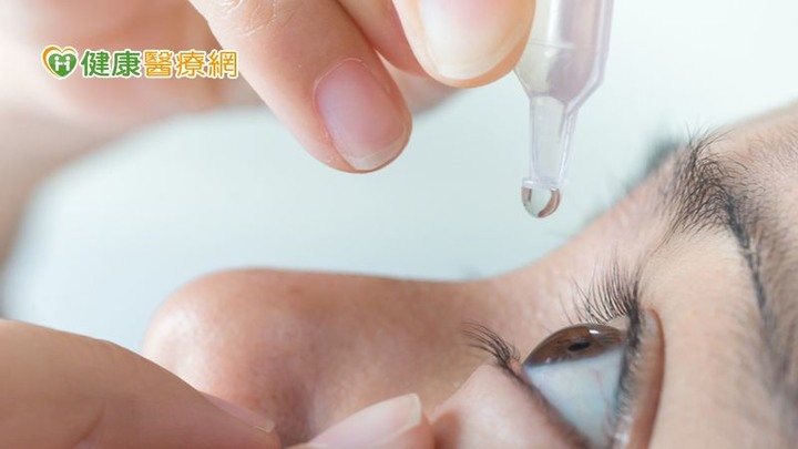 點我看大圖 配戴角膜塑型片造成不適醫:可用濕潤液舒緩症狀