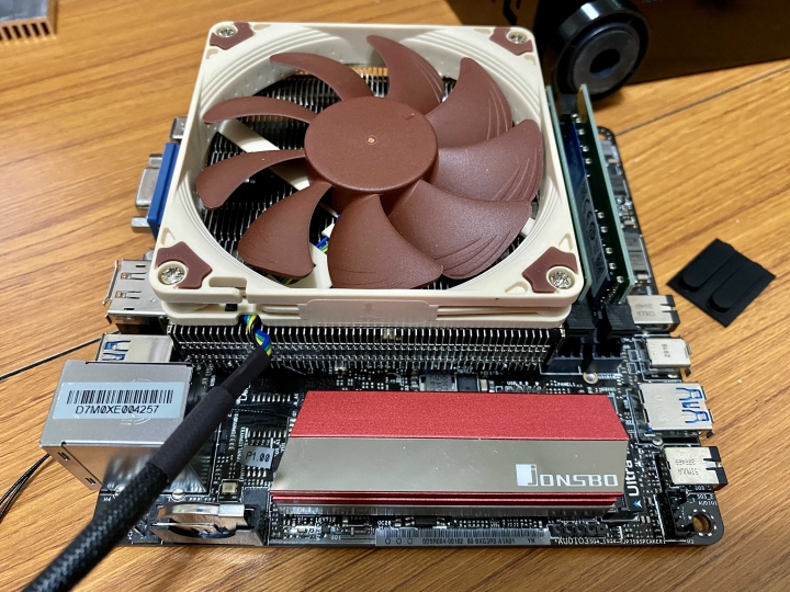 Asrock Deskmini X300 安裝幽靈棱鏡