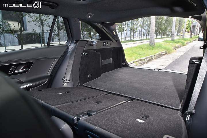 Mercedes-Benz新款C200 Estate運動版試駕|科技感倍增,再次建立全新高度!