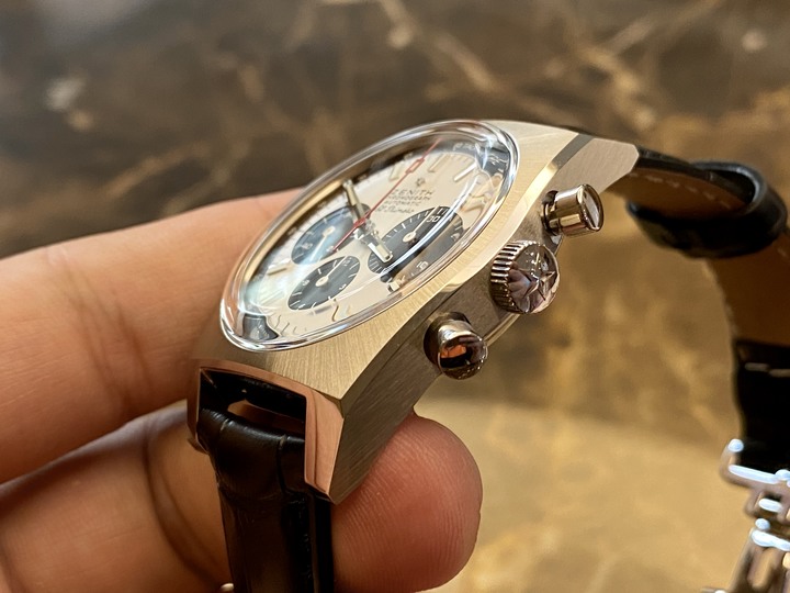 點我看大圖 Zenith A384 復刻版分享
