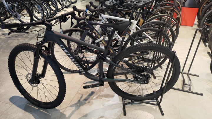 新車到了，specialized epic 2022年款