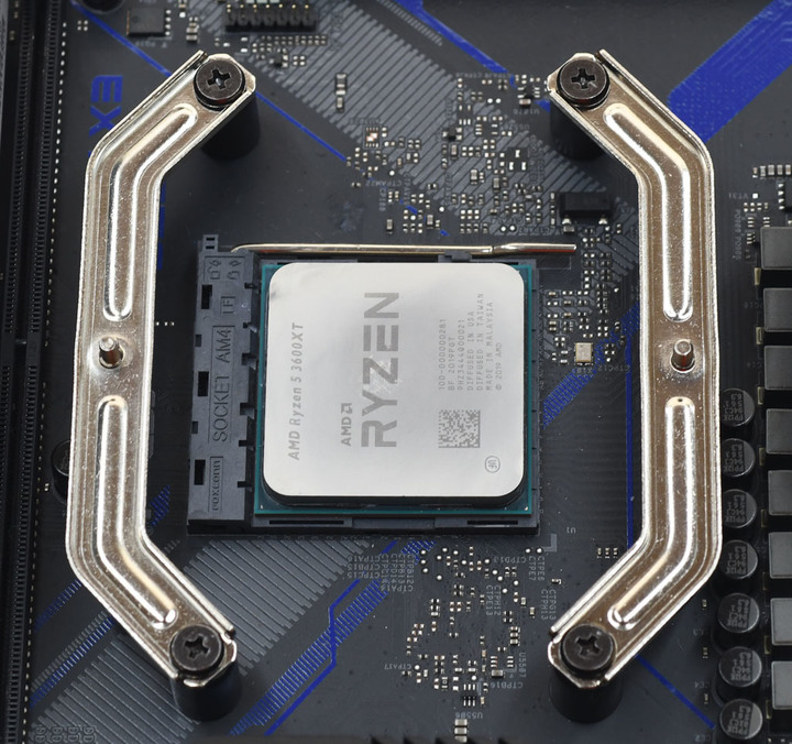 ID-COOLING SE-224-XT ARGB V2散熱器簡介及測試