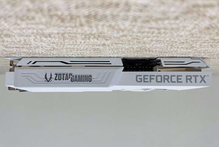 ZOTAC Gaming GeForce RTX 3060 AMP White Edition 開箱 - 潔淨純白的中階入門光追顯卡