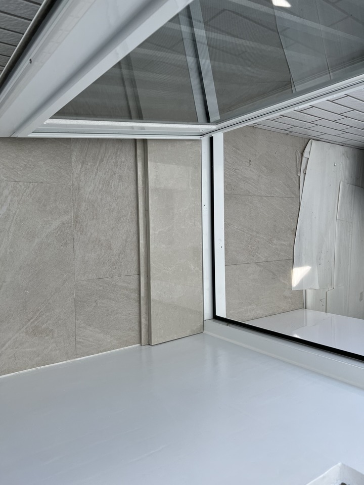 網路遇到不順利的分包~但有一家是很好的門窗公司~淋浴門、烤漆玻璃也找他們幫忙