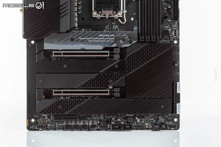 MSI Z690 Unify 主機板+S360 AIO 水冷媒體測試套組開箱 質感滿滿的誠意展現