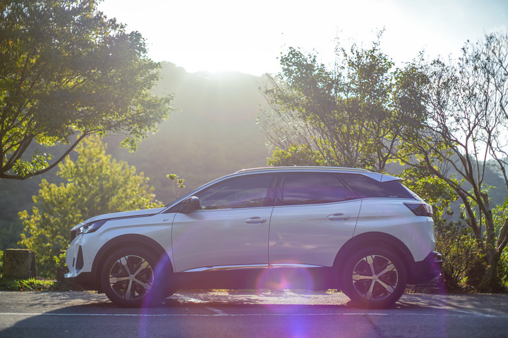 160萬的休旅選擇 2021 PEUGEOT 3008 1.6 GT