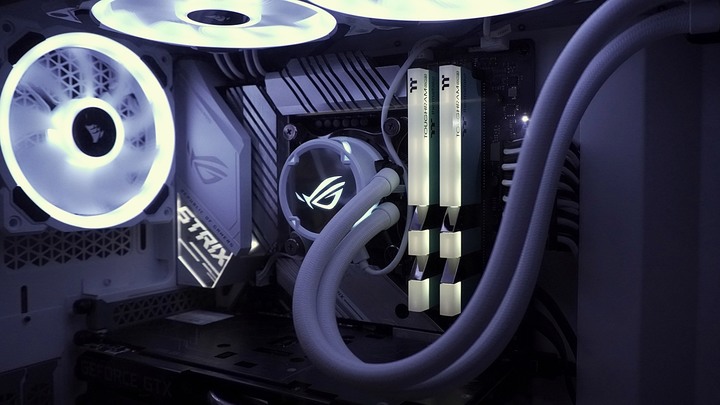 【學習XMP】小白初玩XMP系統~~ TT TOUGHRAM RGB 8G*2 DDR4-3600MHz試玩