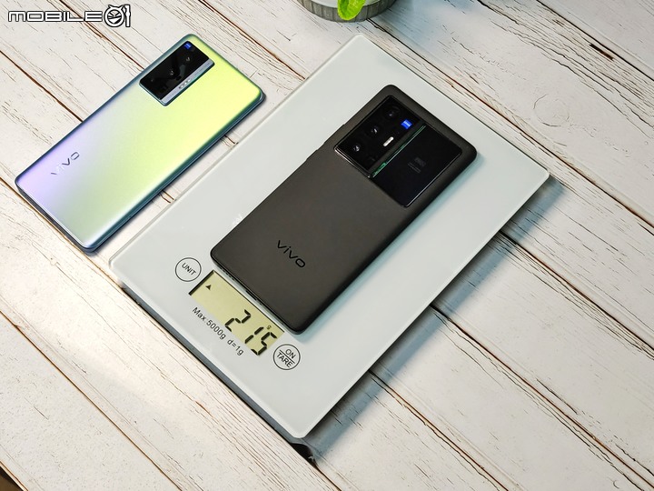 「 多圖開箱 」年度旗艦 Vivo X70 Pro+ 深度開箱實測 - 2021 最強旗艦手機王者、各方面都接近完美