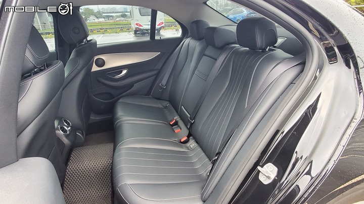 2017 M-Benz E220d Avantgarde 簡單試駕---當消費者不再需要它?