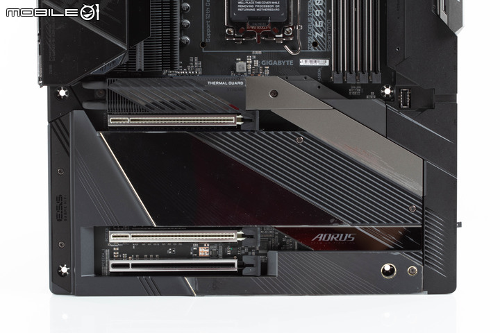 Gigabyte Z690 AORUS XTREME 主機板外觀開箱 以全覆蓋裝甲創造頂級性能美感
