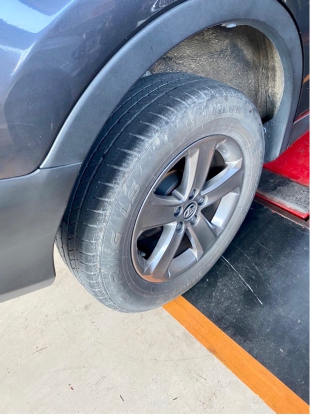 難得開RAV4上山老婆竟然沒暈車,換胎影響?
