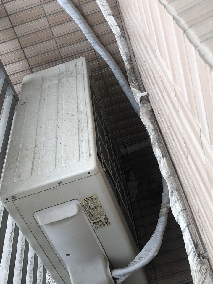 （已解決）請教分離式冷氣排水管藏在哪