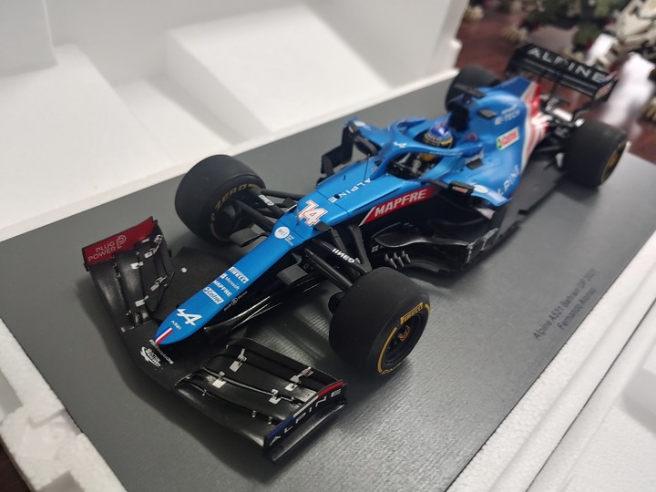 [開箱]1/18 SPARK ALPINE F1  TEAM  A521 FERNANDO ALONSO 2021