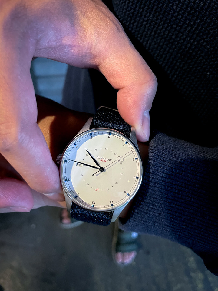 【設計師開箱】北歐設計 About Vintage 1820 AUTOMATIC，讓我止不住目光的設計