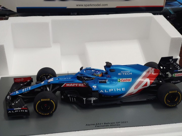 [開箱]1/18 SPARK ALPINE F1  TEAM  A521 FERNANDO ALONSO 2021