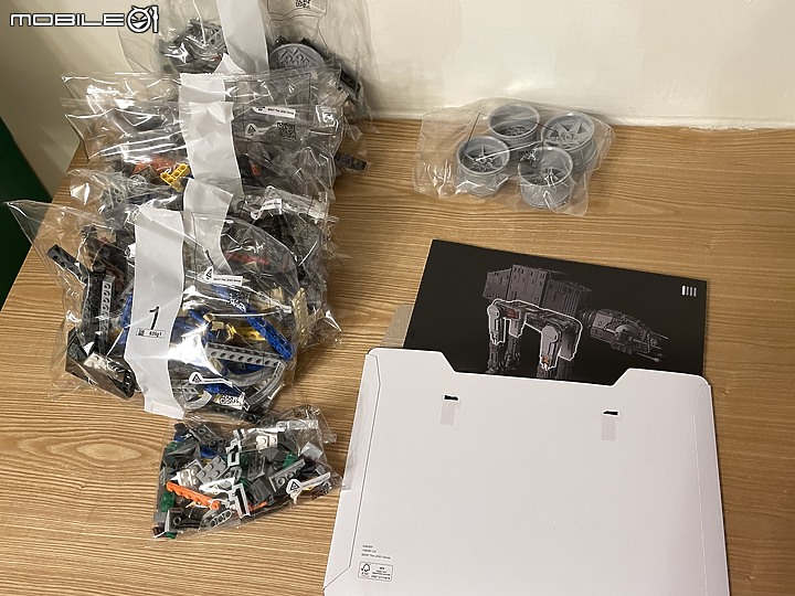 LEGO 75313 Star Wars AT-AT UCS終極收藏版 開箱