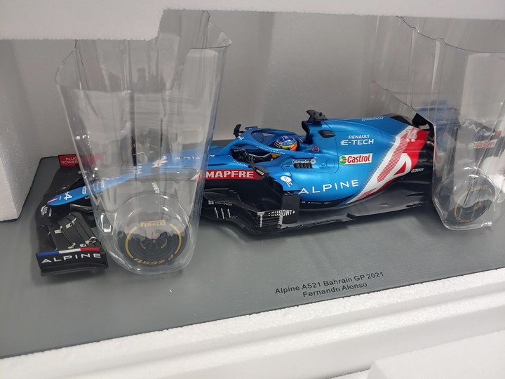 [開箱]1/18 SPARK ALPINE F1  TEAM  A521 FERNANDO ALONSO 2021