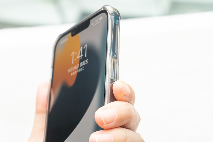 SwitchEasy魚骨牌推出iPhone 13 Odyssey保護殼+掛繩 外出單手輕鬆拿、輕鬆用iPhone