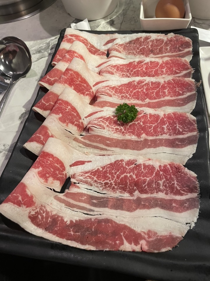 台灣食記-台北 大安區 加分100%浜中特選昆布鍋物|東區高CP值火鍋 香噴噴牛奶鍋