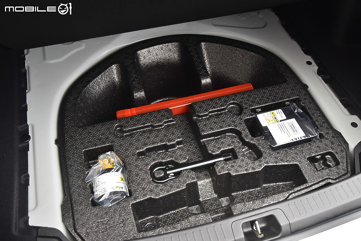 心靈馬力的對決!Ford Focus 四門ST-Line Lommel X VS. Toyota Corolla Altis Hybrid GR Sport!