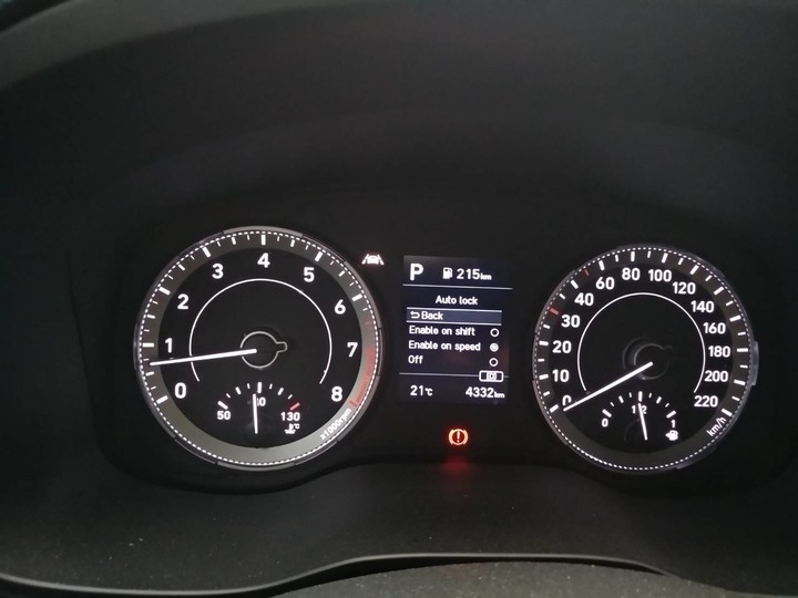 VENUE的業務員忘記說的事,以及駕車油耗實際測試,和操駕心得