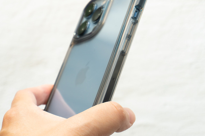 SwitchEasy魚骨牌推出iPhone 13 Odyssey保護殼+掛繩 外出單手輕鬆拿、輕鬆用iPhone