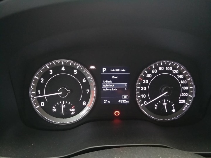 VENUE的業務員忘記說的事,以及駕車油耗實際測試,和操駕心得