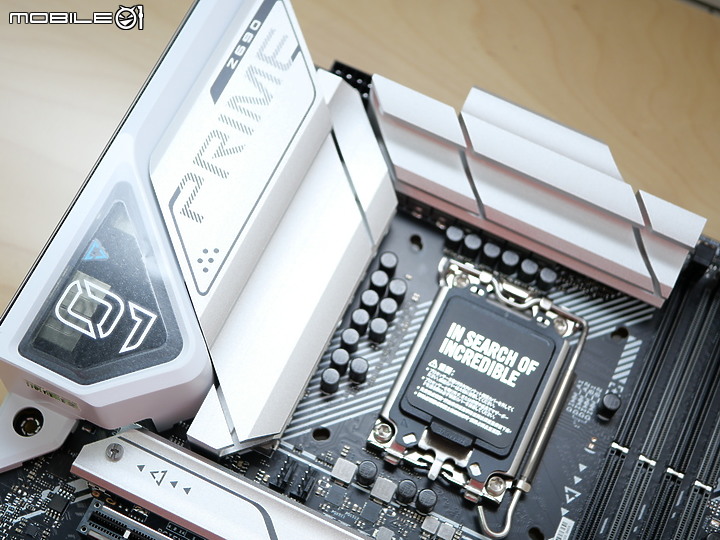 D5 搭載經典銀白 PRIME，華碩 Z690-A CSM 開箱