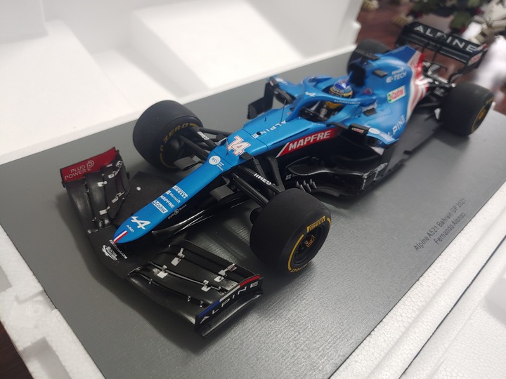 [開箱]1/18 SPARK ALPINE F1  TEAM  A521 FERNANDO ALONSO 2021