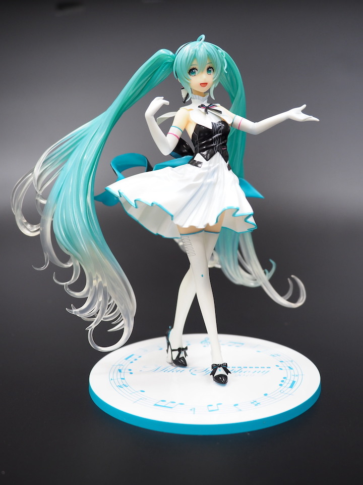 GSC 1/8 初音未來 Symphony 2019 Ver. 白潔高雅之作