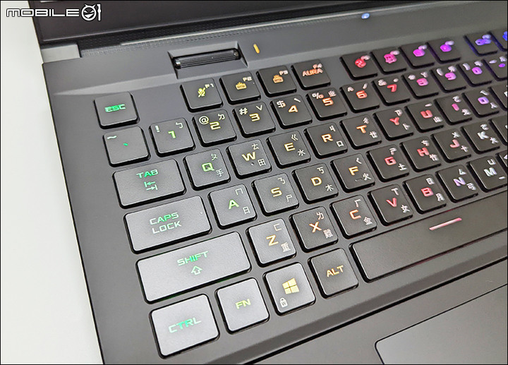 點我看大圖 快速開箱:ROG Zephyrus S17 GX703HR