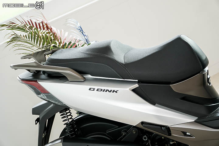 【採訪】導入 TCS 還配電動風鏡！KYMCO 超級跑旅 AK550 大改款 AK550 ST 正式發表！三輪重機 CV3 同場展出！