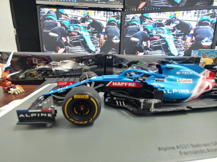 [開箱]1/18 SPARK ALPINE F1  TEAM  A521 FERNANDO ALONSO 2021
