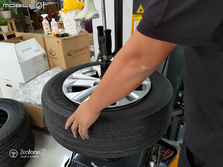 純粹分享 / 20211023更換四輪ContiCrossContact&trade; LX Sport / 影像記錄 (純影像)